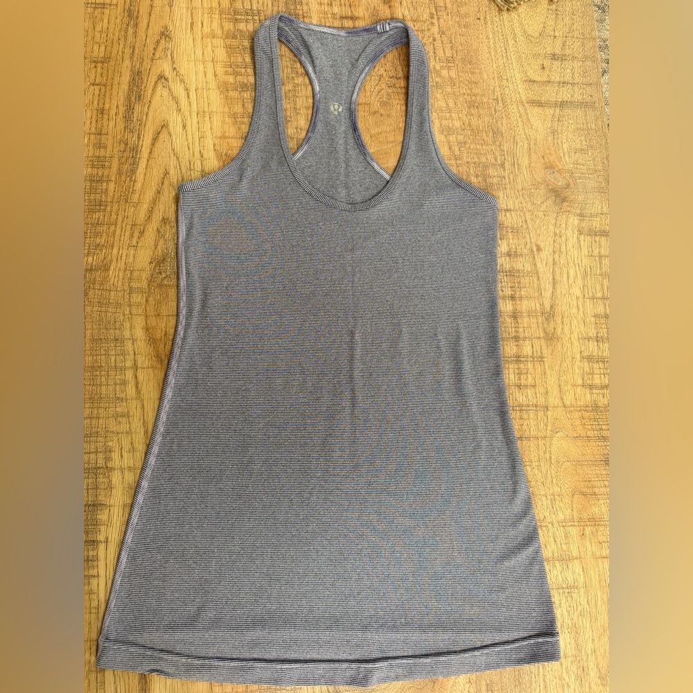 EUC lululemon athletica Light Gray Racerback Tank SIZE 4